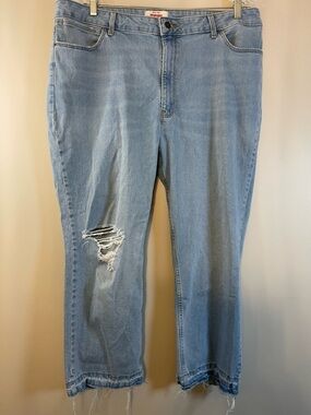 Wrangler High Rise True Straight Cropped Jeans